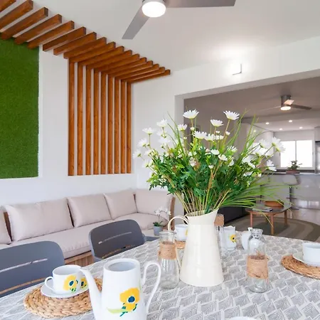 Ketan Nadales Apartment Malaga